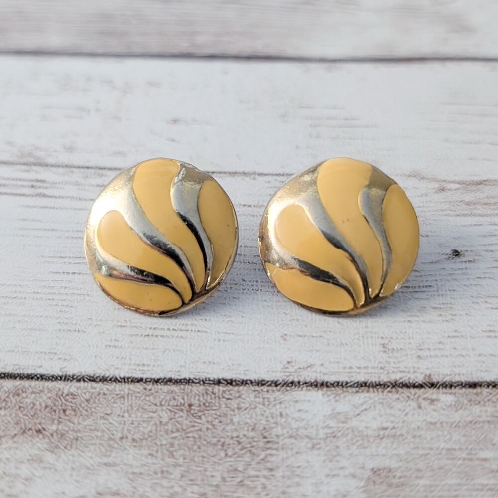 Vintage Stud Earrings Wavy Design 0.75" - Picture 1 of 6